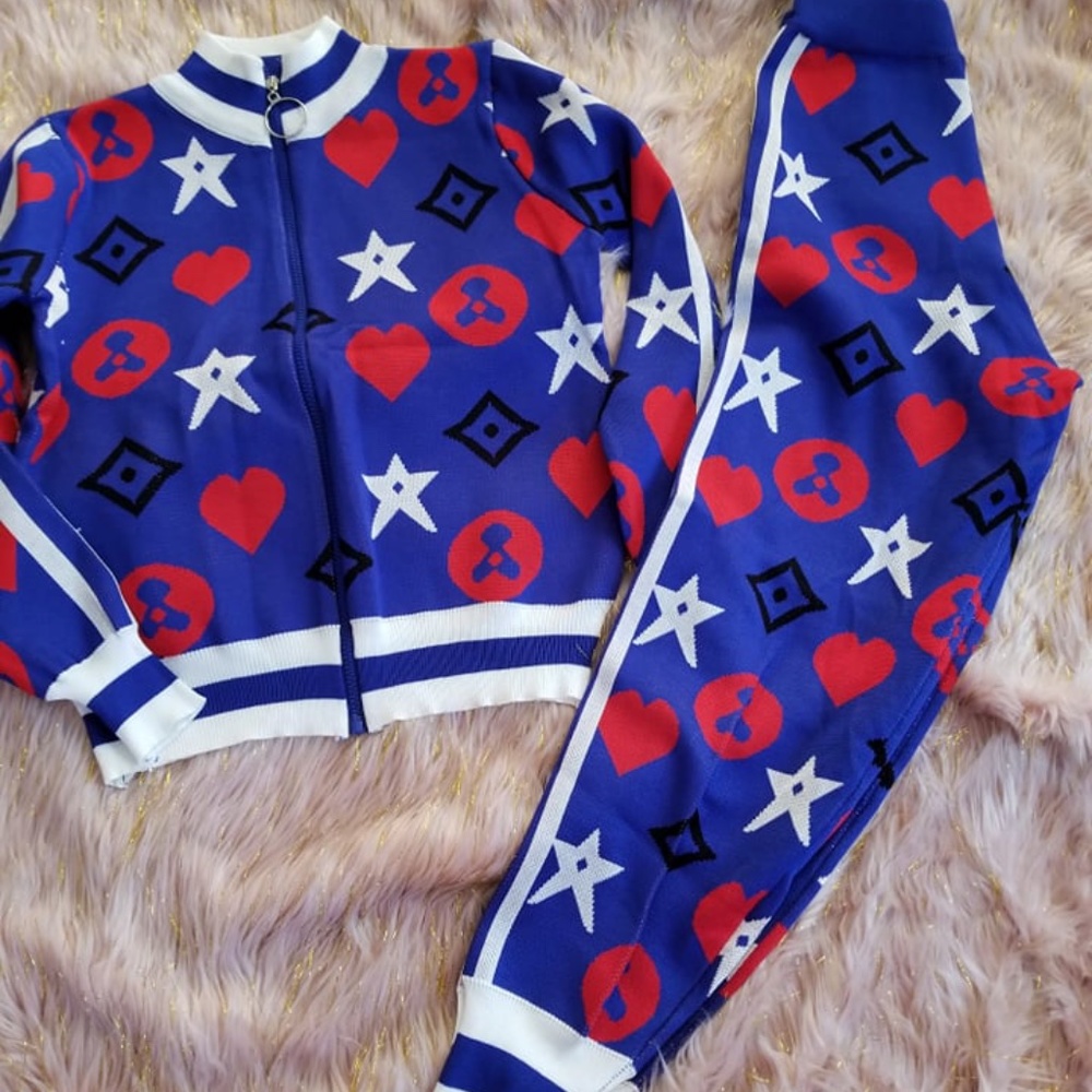 BRAND NEW KNITTED JOGGER SET